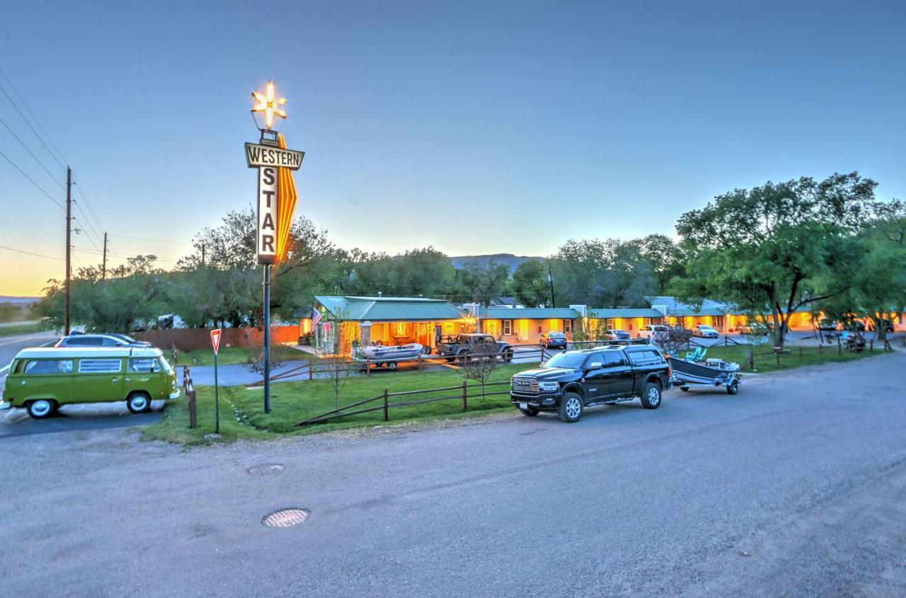 Western Star Inn Rifle Exterior photo