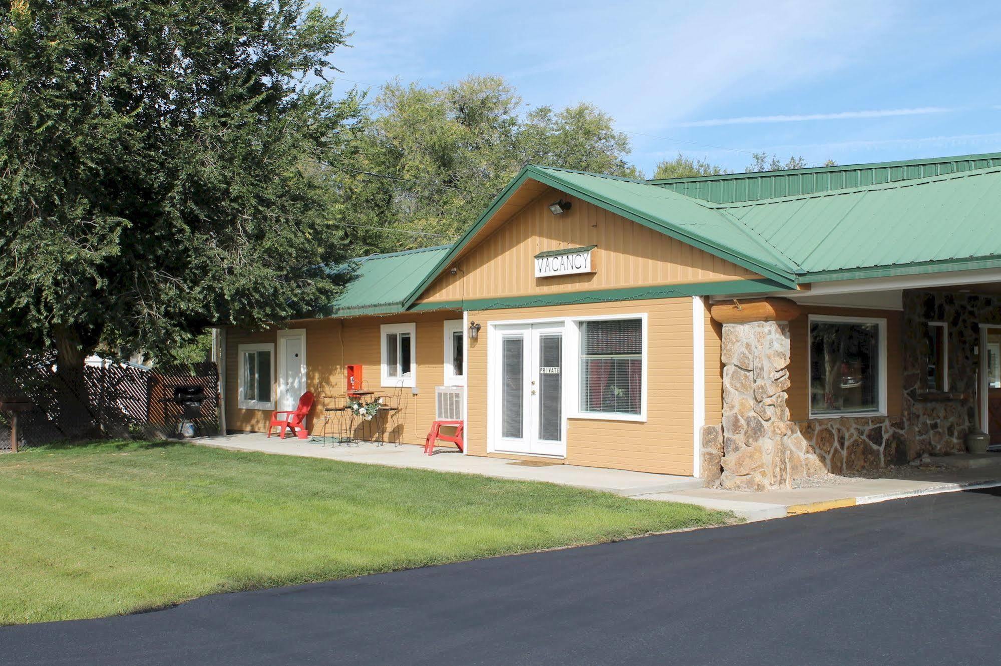 Western Star Inn Rifle Exterior photo